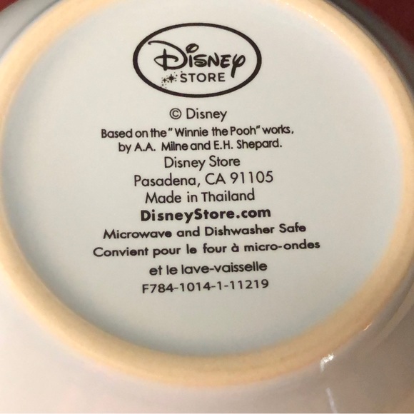 Disney Eeyore Oversized Light Blue Mug w/Snowflakes & Presents. - Picture 8 of 9